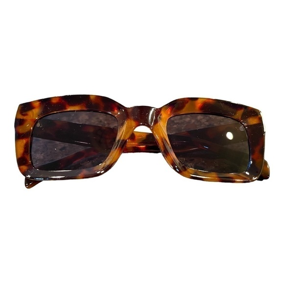 ZIGI & MARAiS, BLACK GLASS CASE. TRENDY, ANIMAL PRINT SUNGLASSES. - Picture 5 of 5